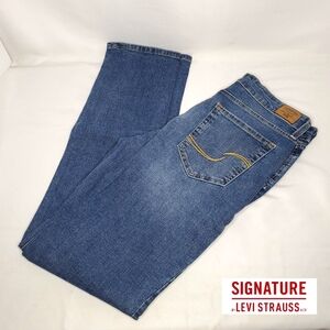 Levi's Signature Gold Mid Rise Straight Leg Jeans